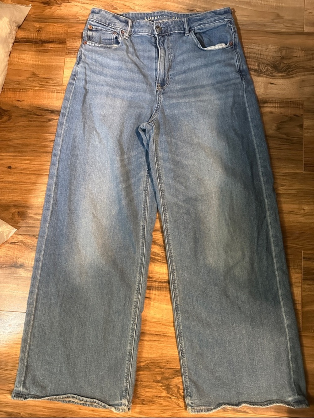 America Eagle super high-rise baggy wide leg jeans size 8 regular
